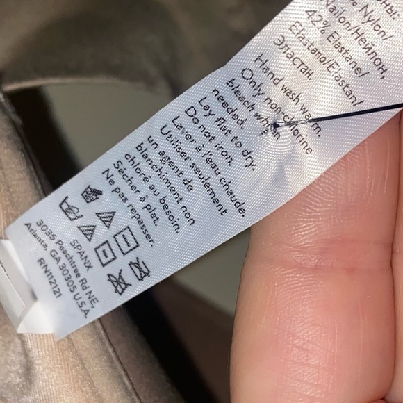 Women’s Spanx brand Pillow  Cup style Nude colour Bra with adjustable straps 36C - Picture 8 of 16